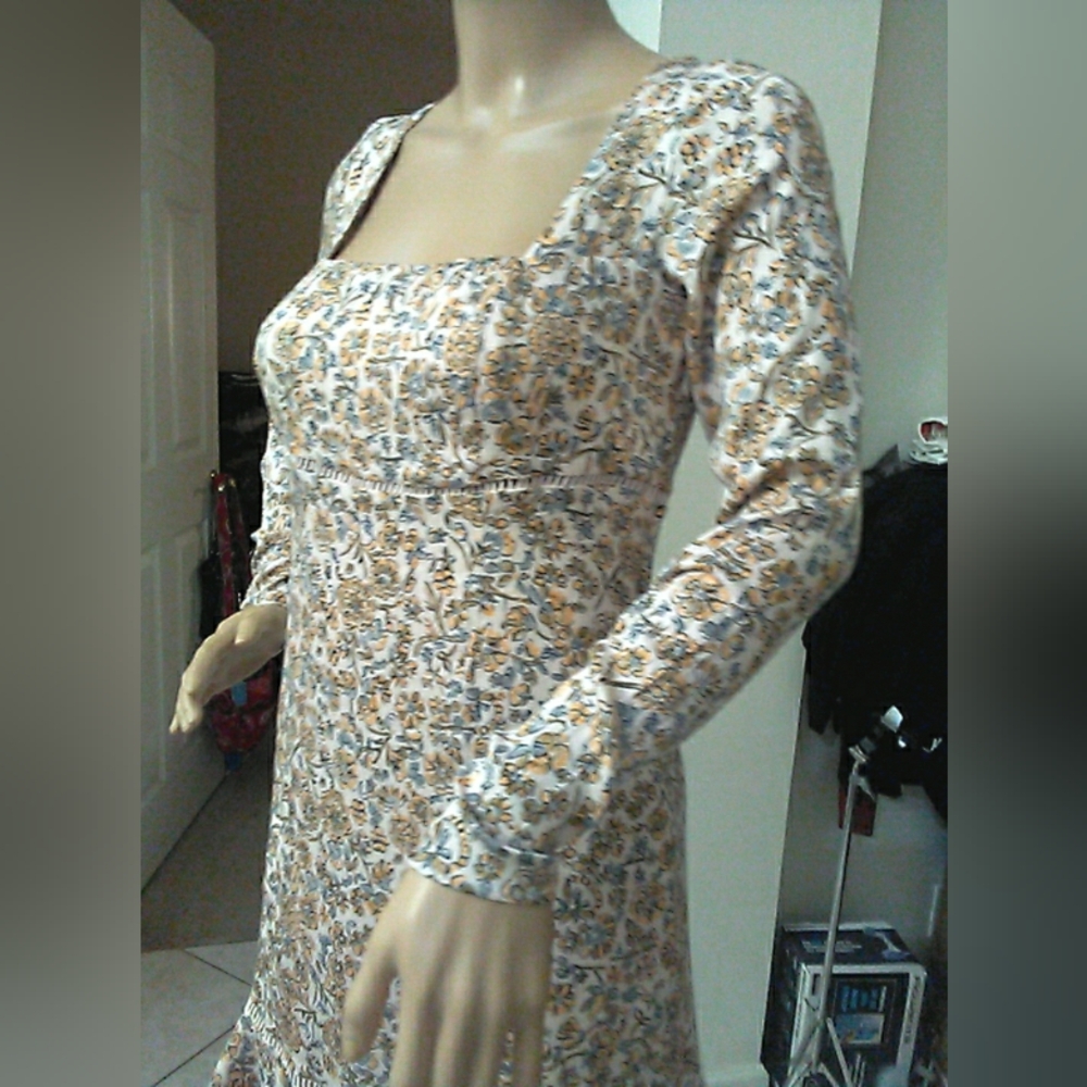 LIKE NEW FREE PEOPLE Chic Long Sleeve Floral Dress ( SUPER SOFT) SZ. 6 - Picture 5 of 7